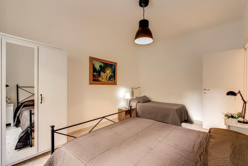 Daisy Guest House Colosseo Roma Oda fotoğraf